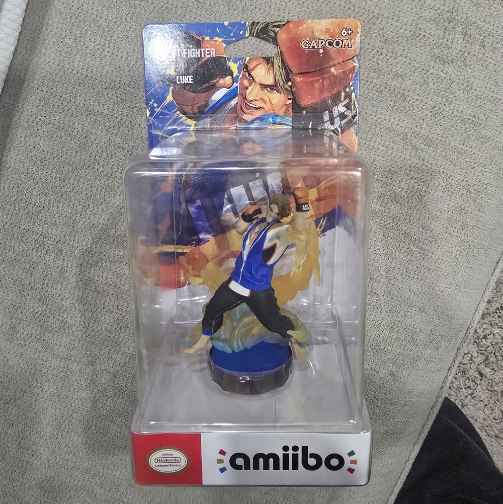 Amiibo Figure - Blue and White